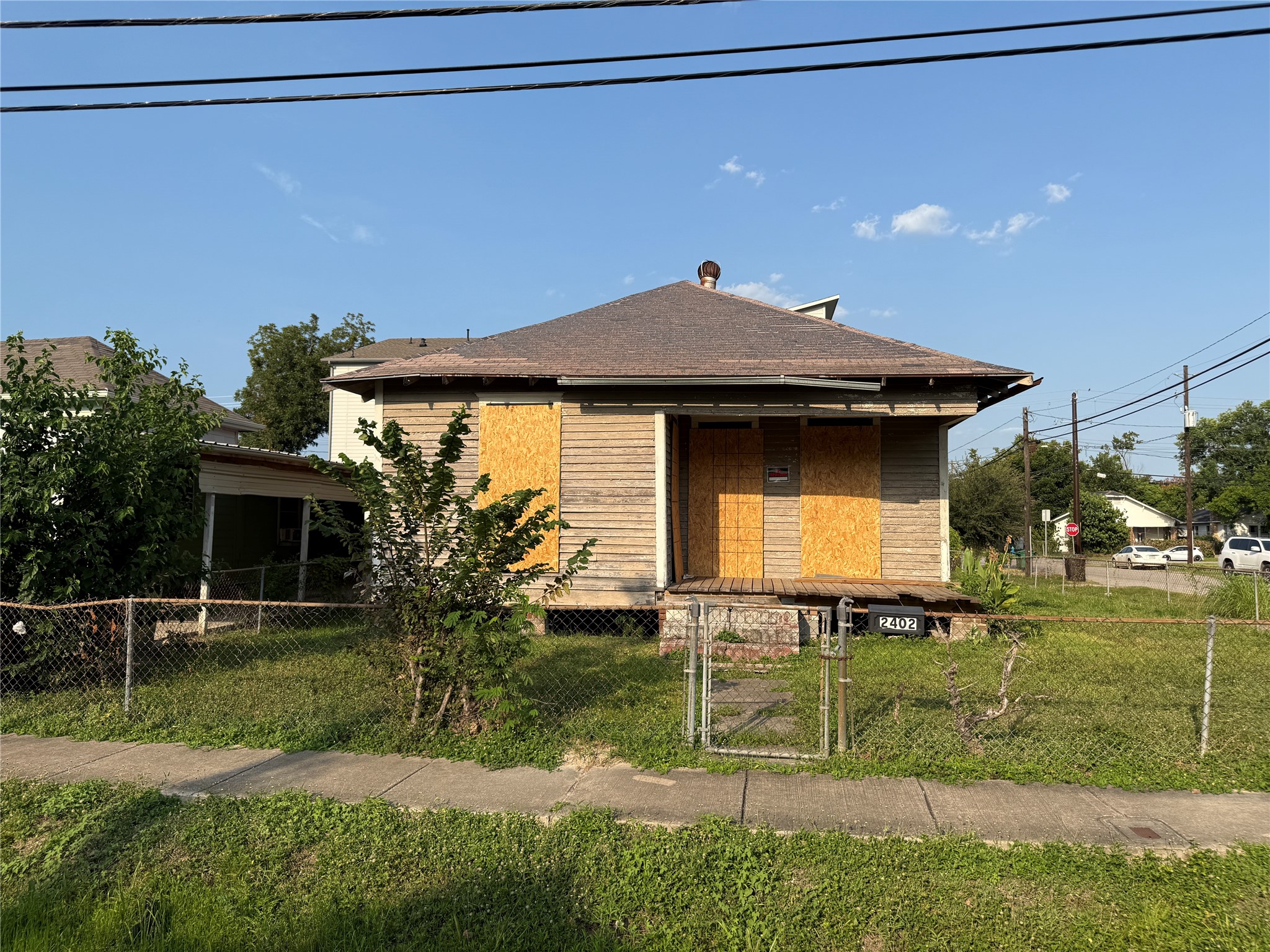 Listing photo 2