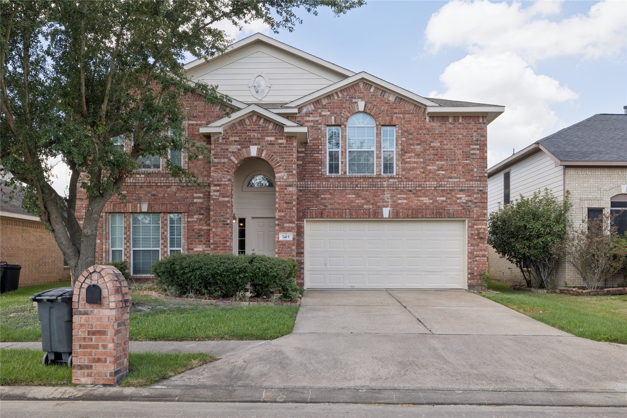 Listing photo 2
