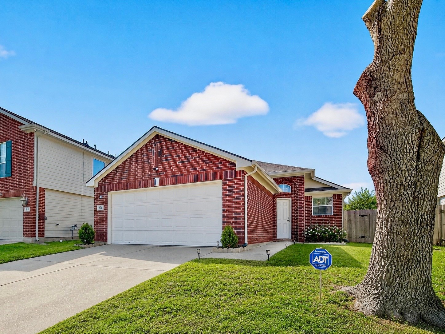 Listing photo 1