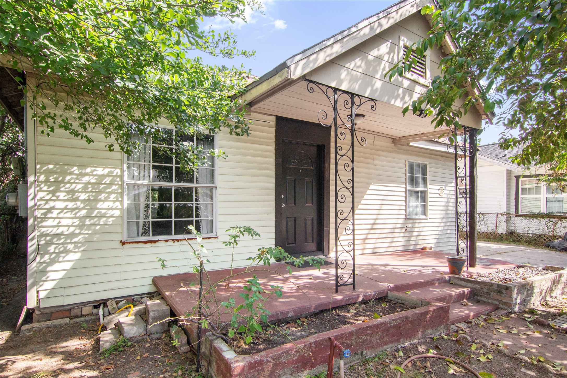 Listing photo 1