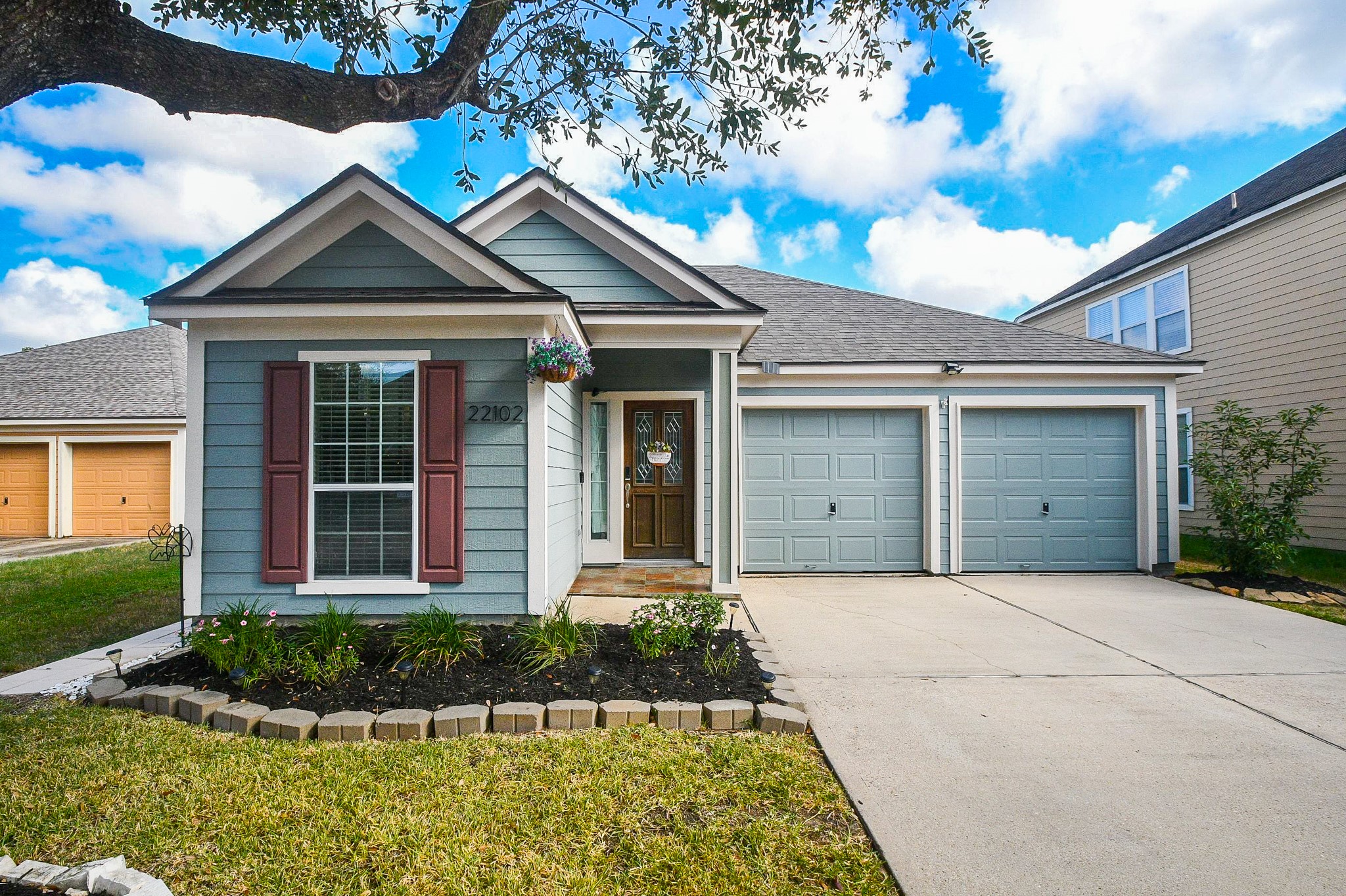 Listing photo 2