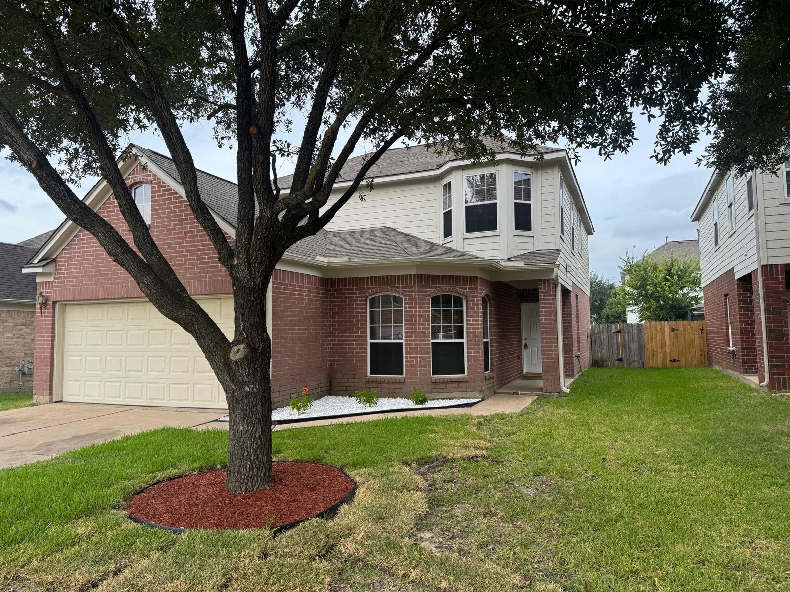 Listing photo 1