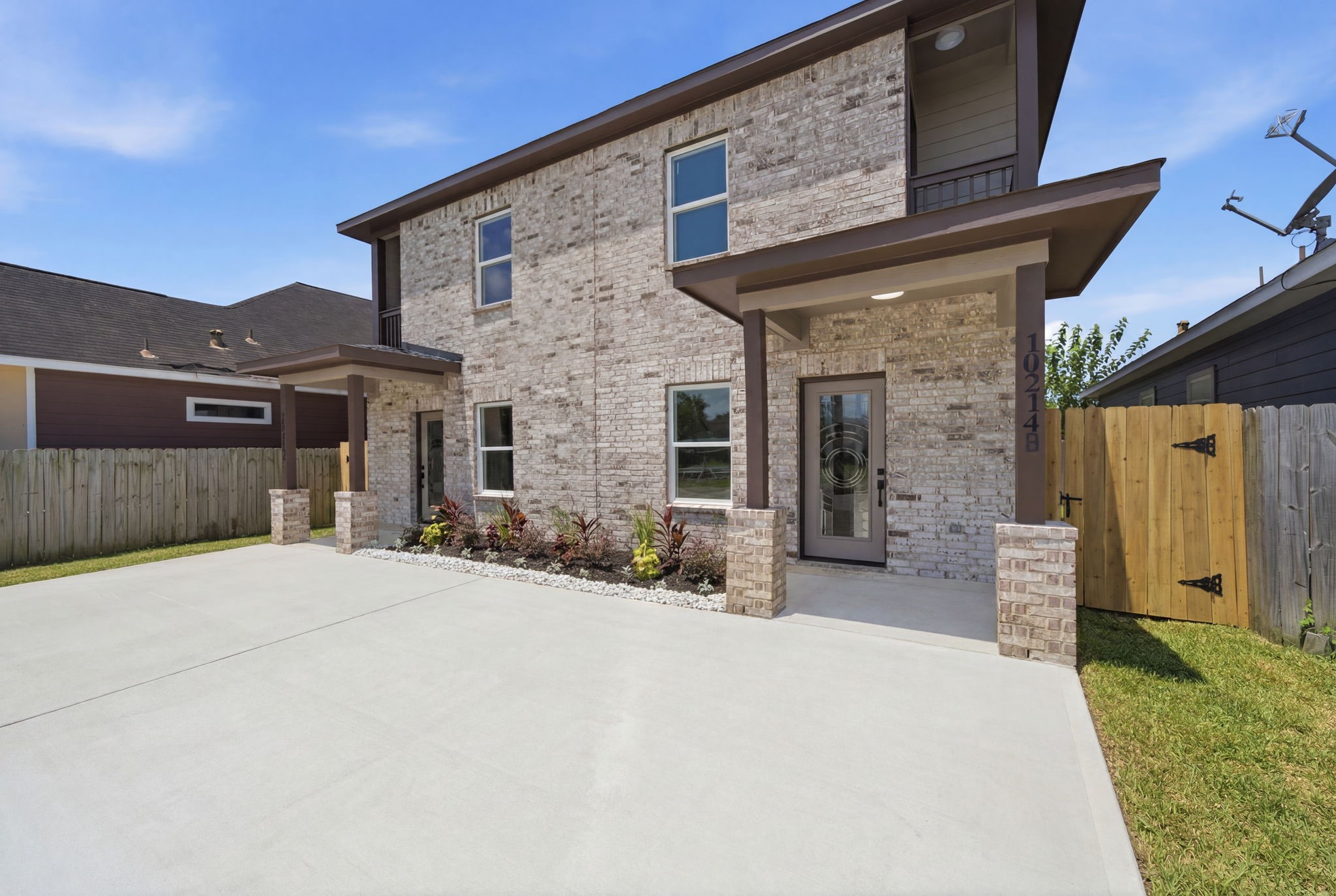 Listing photo 1