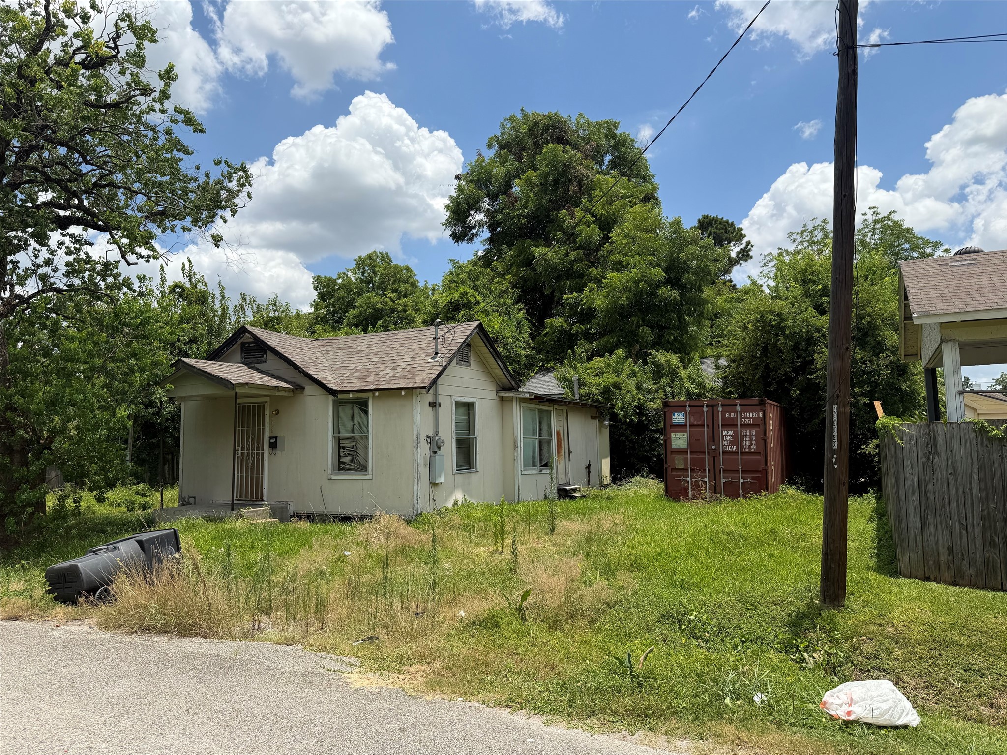 Listing photo 1