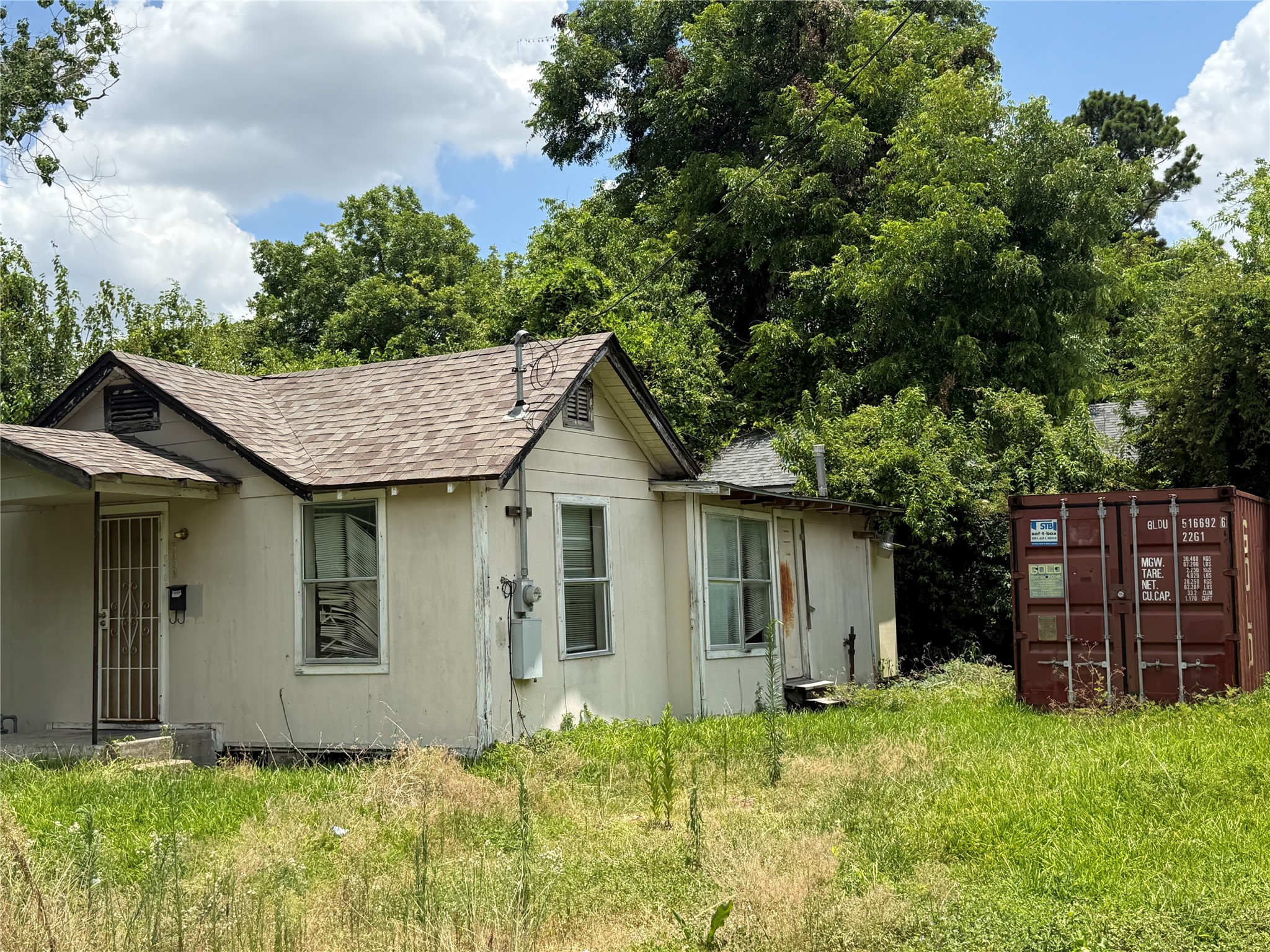 Listing photo 1