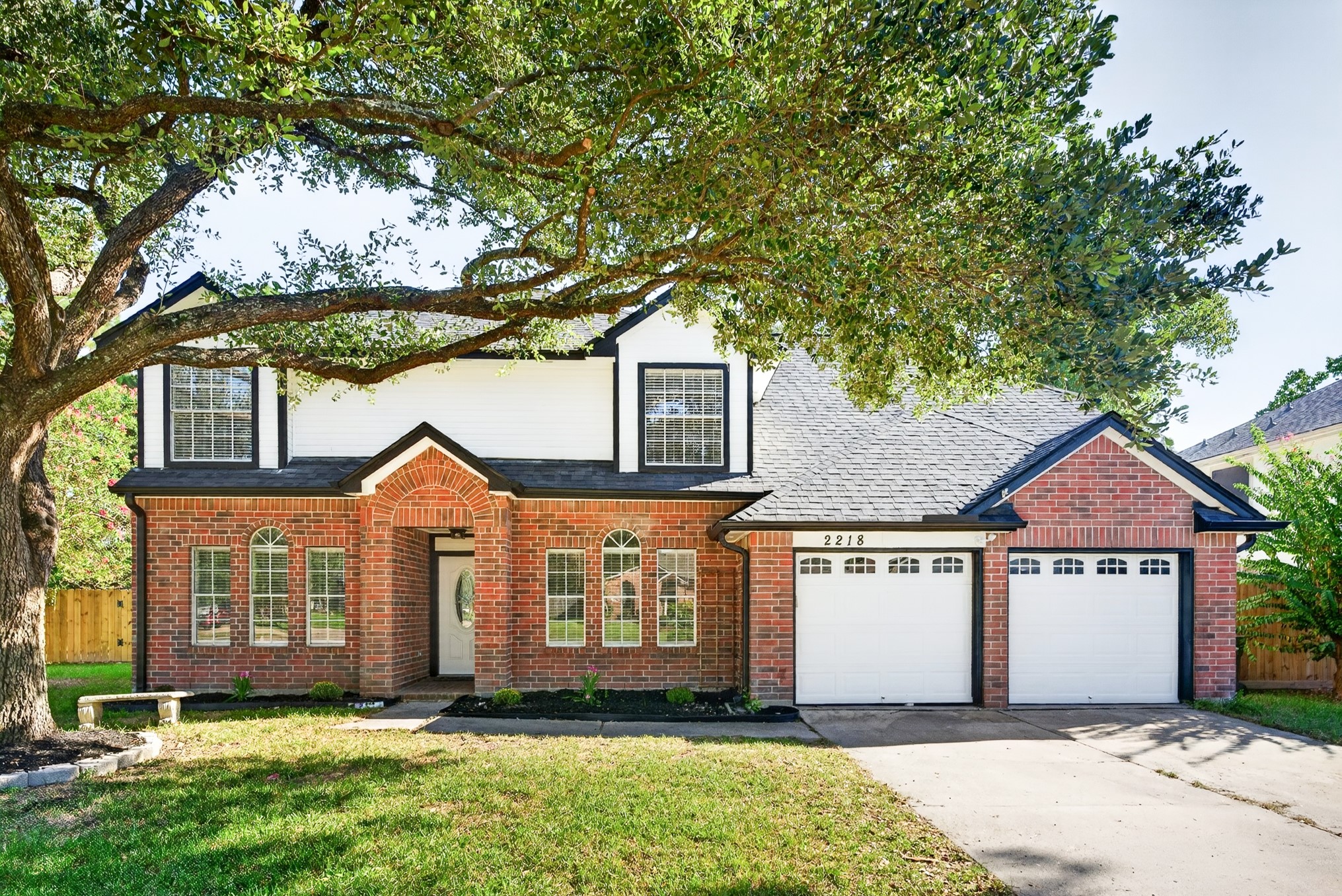 Listing photo 2