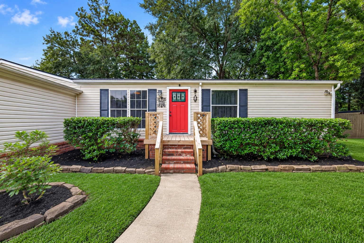 Listing photo 1