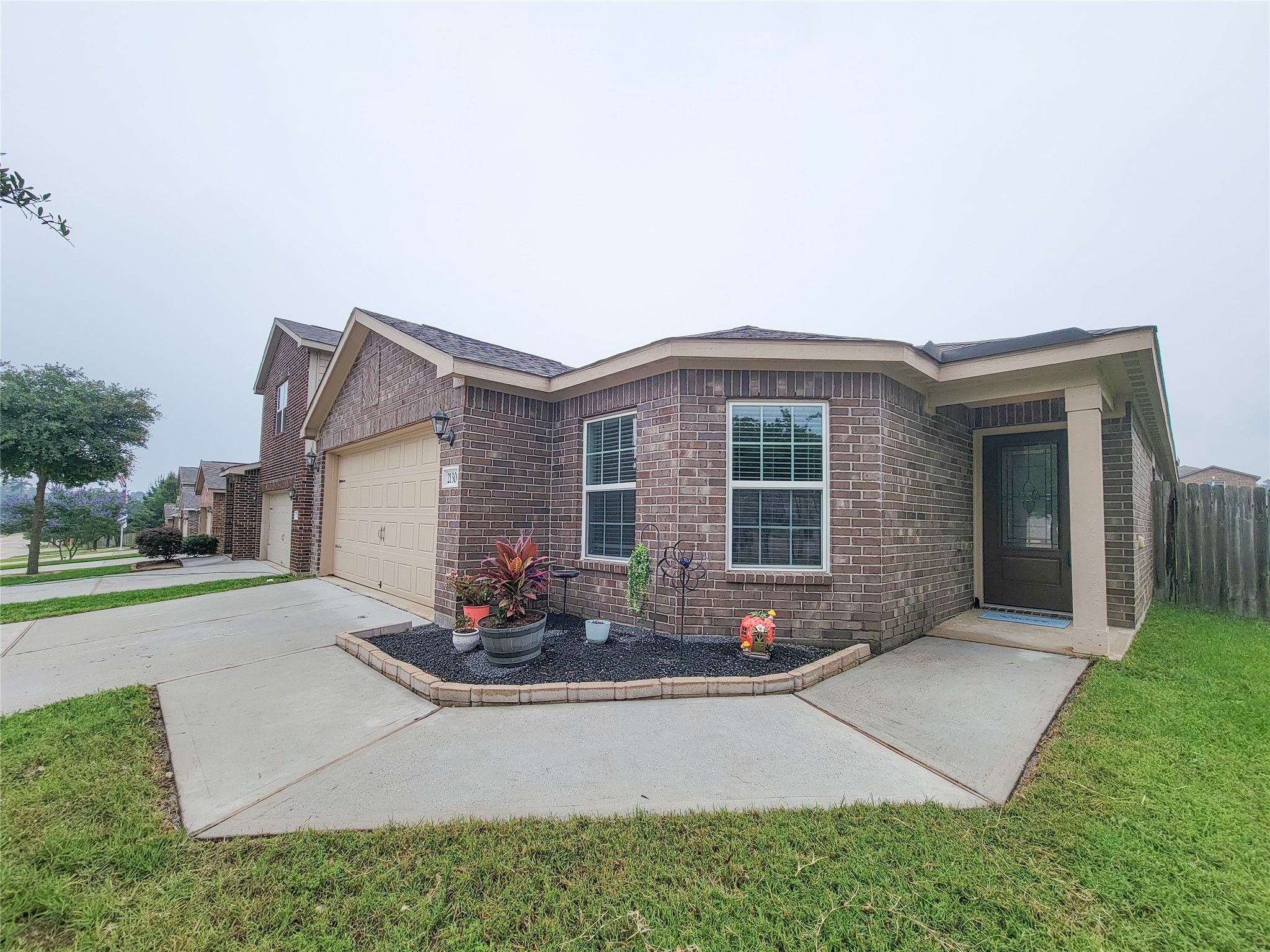 Listing photo 1