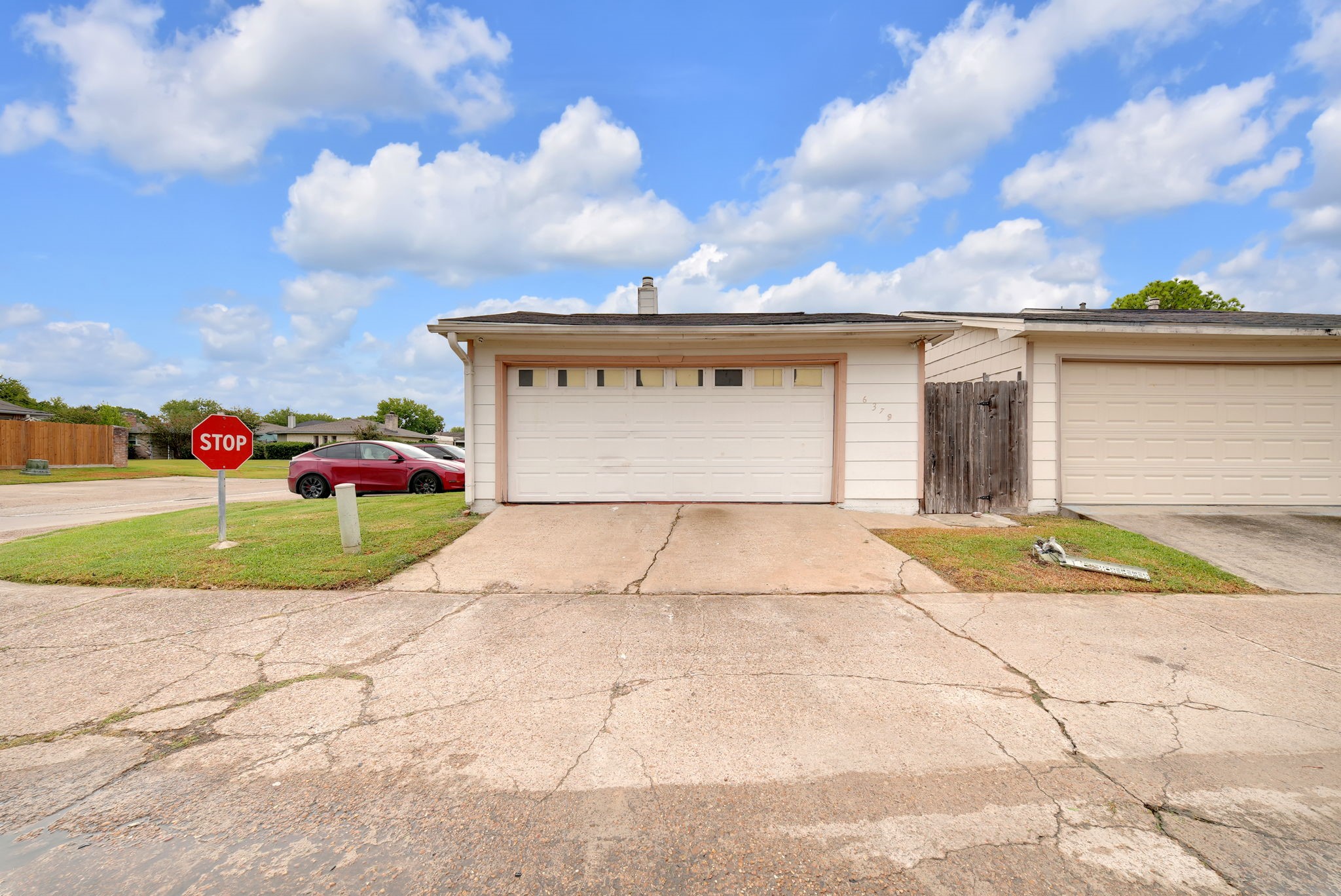 Listing photo 2