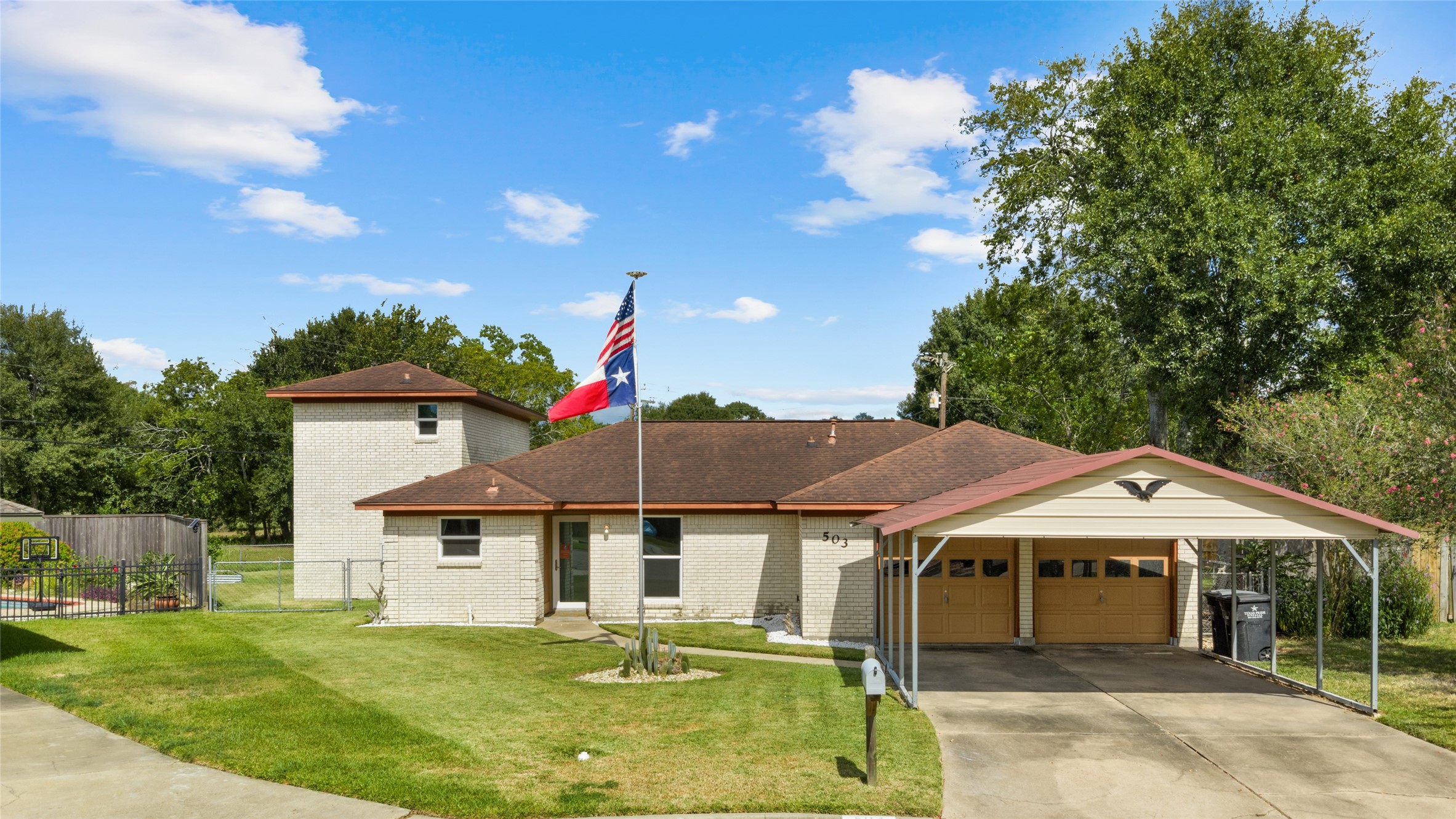 Listing photo 1