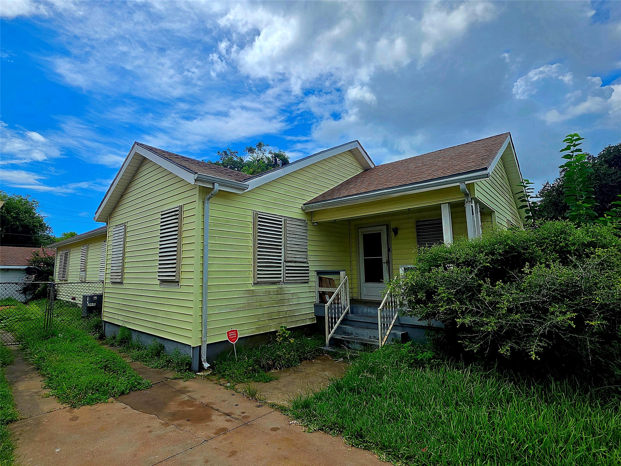 Listing photo 1