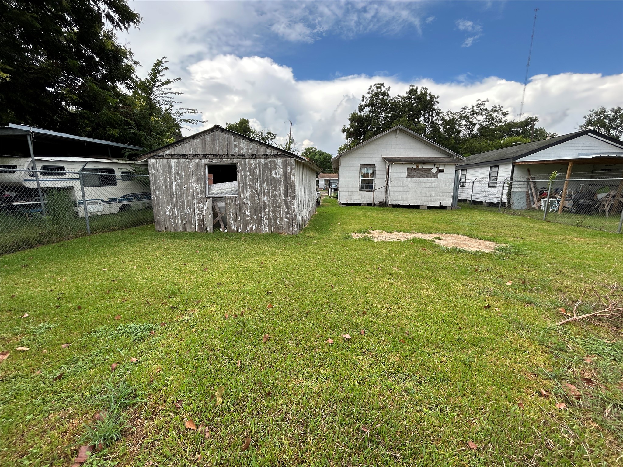 Listing photo 5