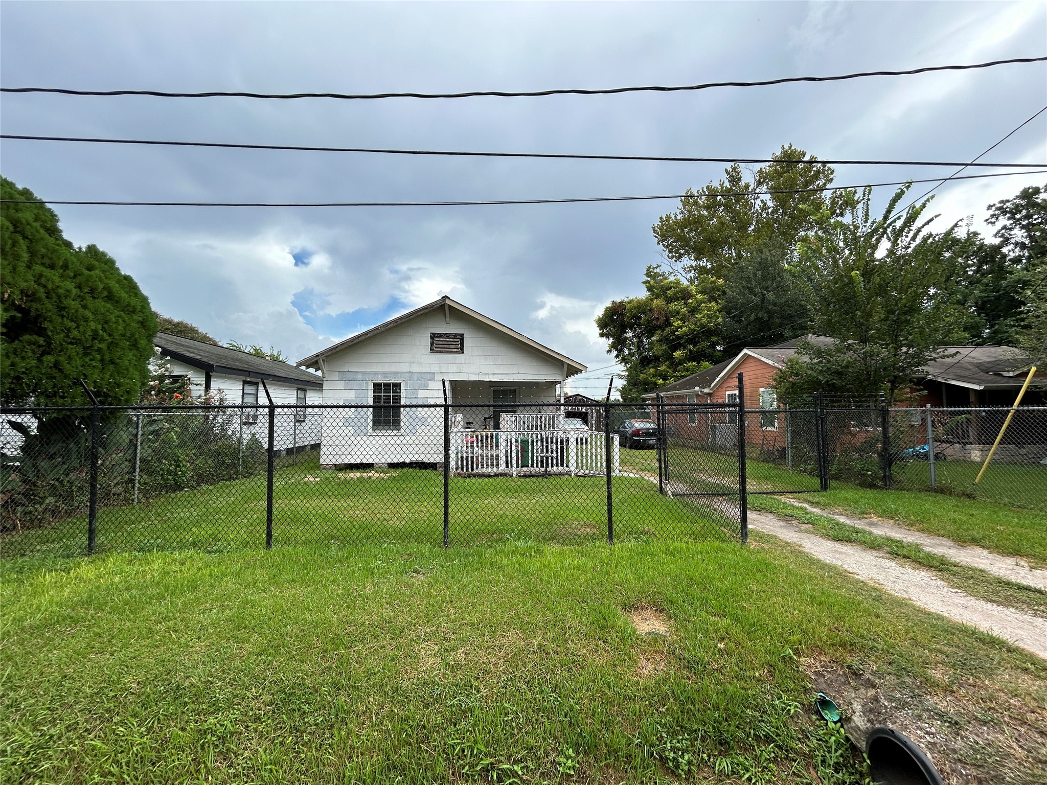 Listing photo 1