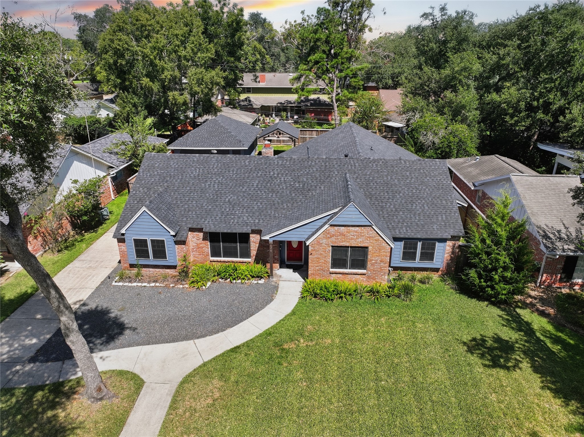 Listing photo 1