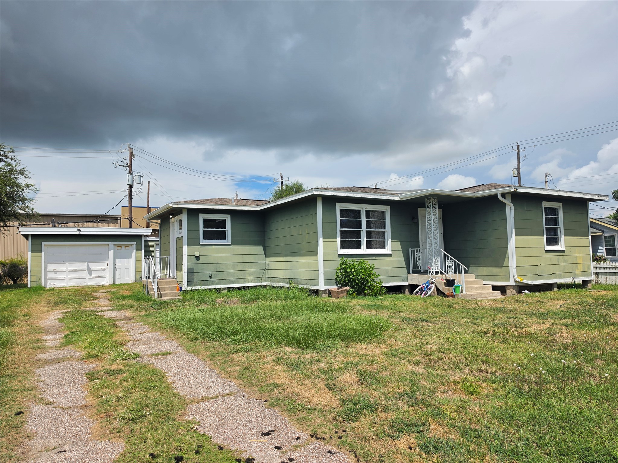 Listing photo 1