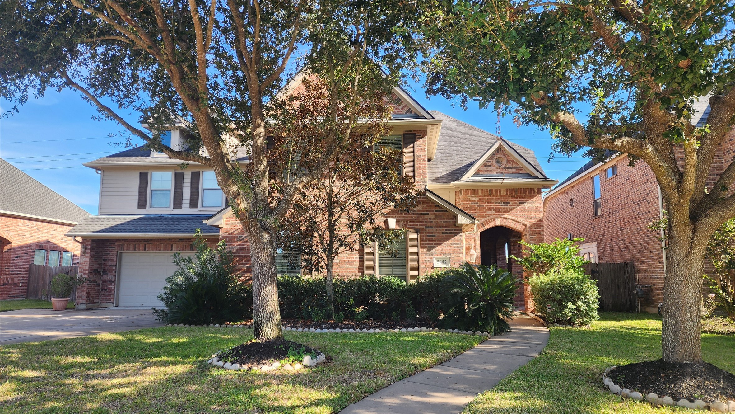 Listing photo 1