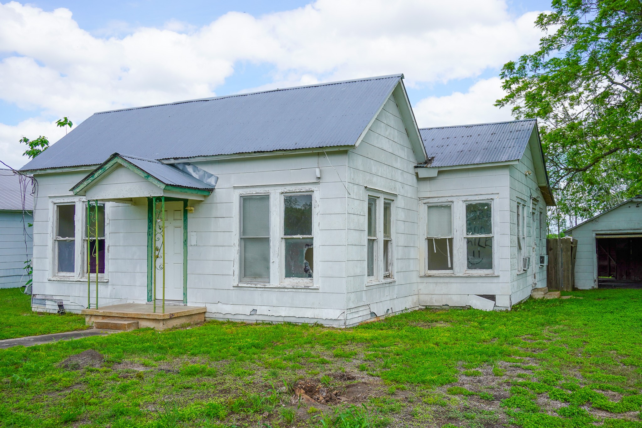 Listing photo 1