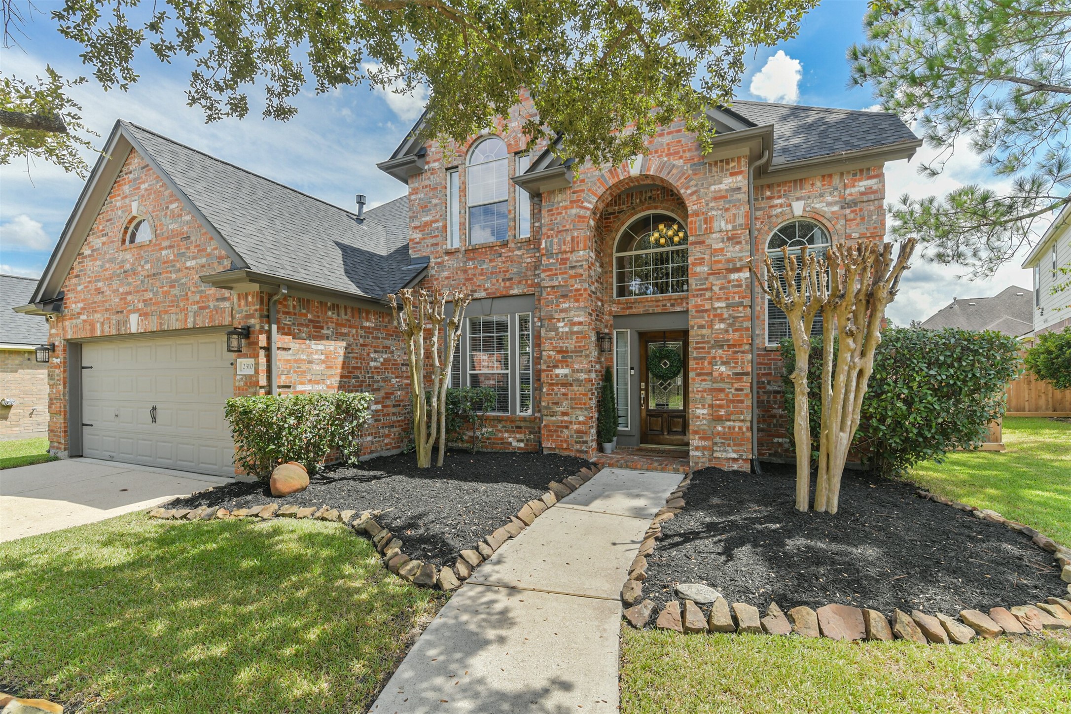 Listing photo 1