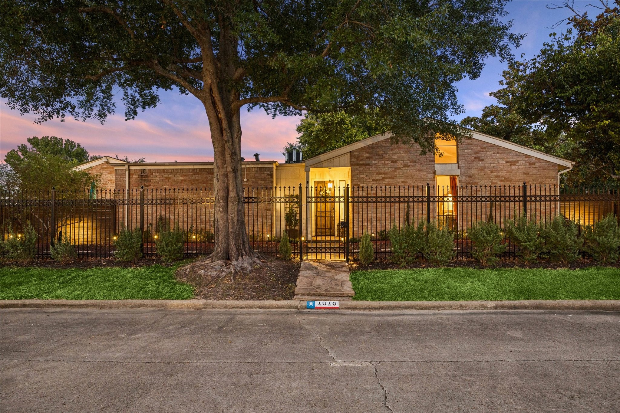 1016 Fleetwood Place Drive