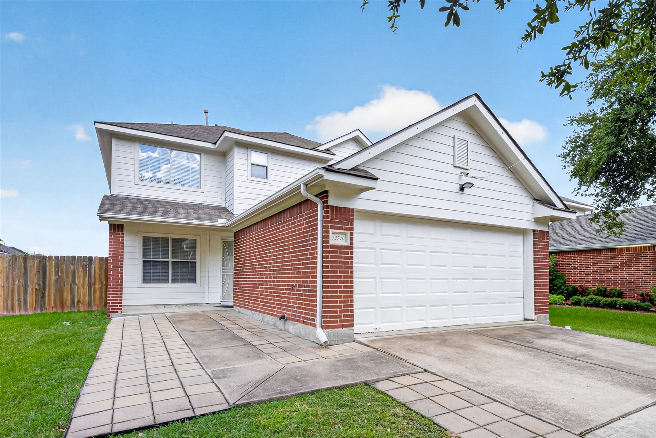 Listing photo 2
