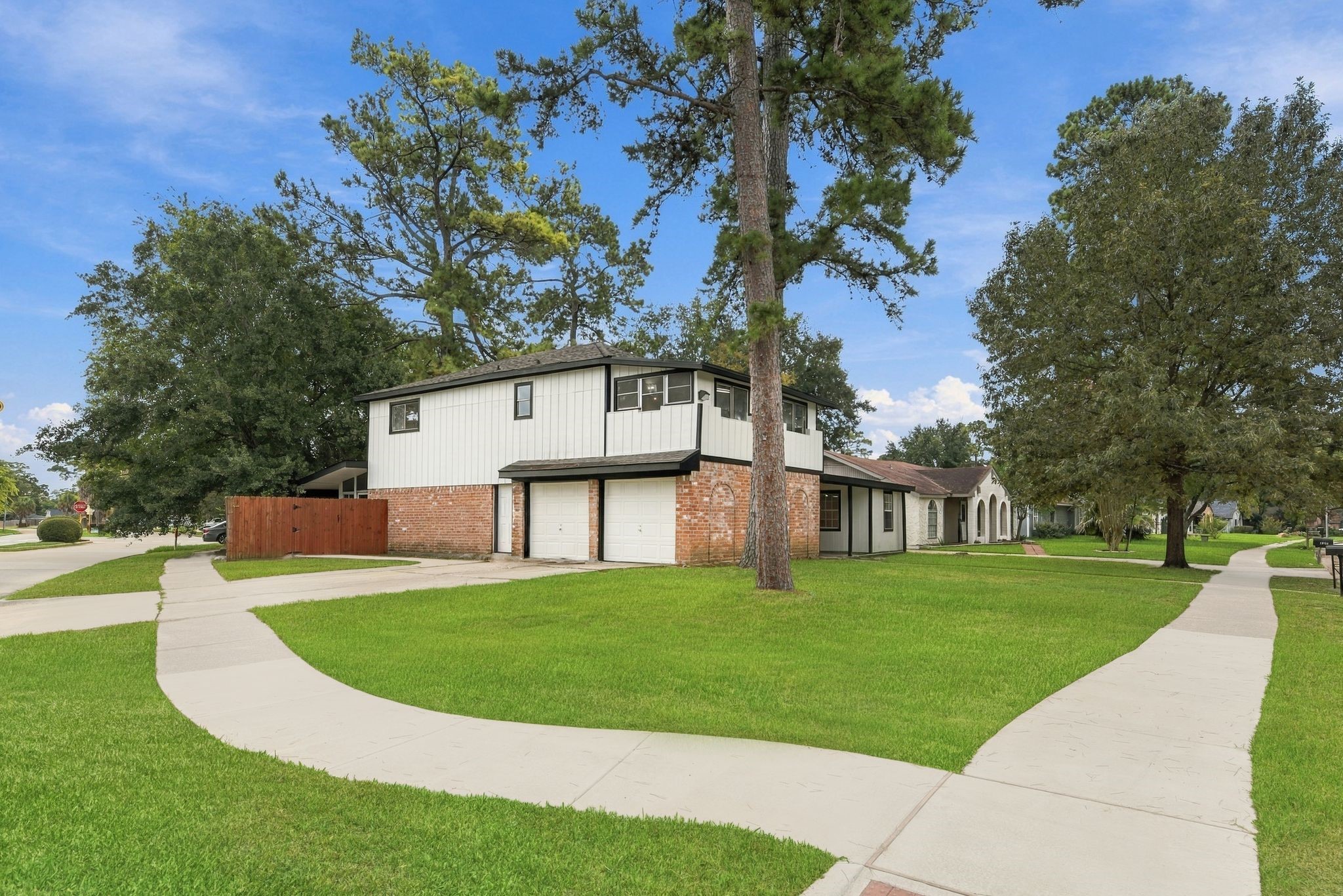 Listing photo 3