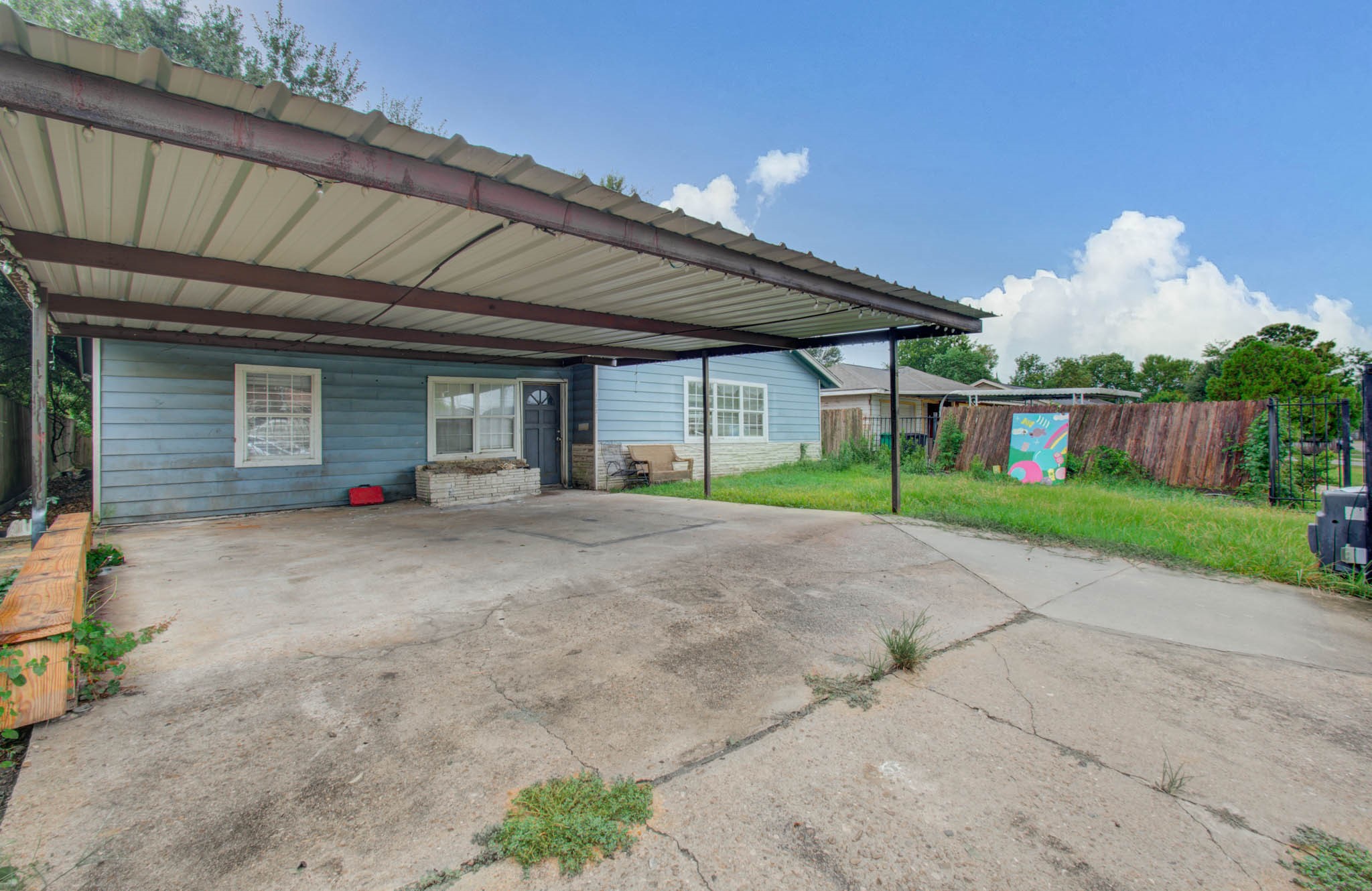 Listing photo 1