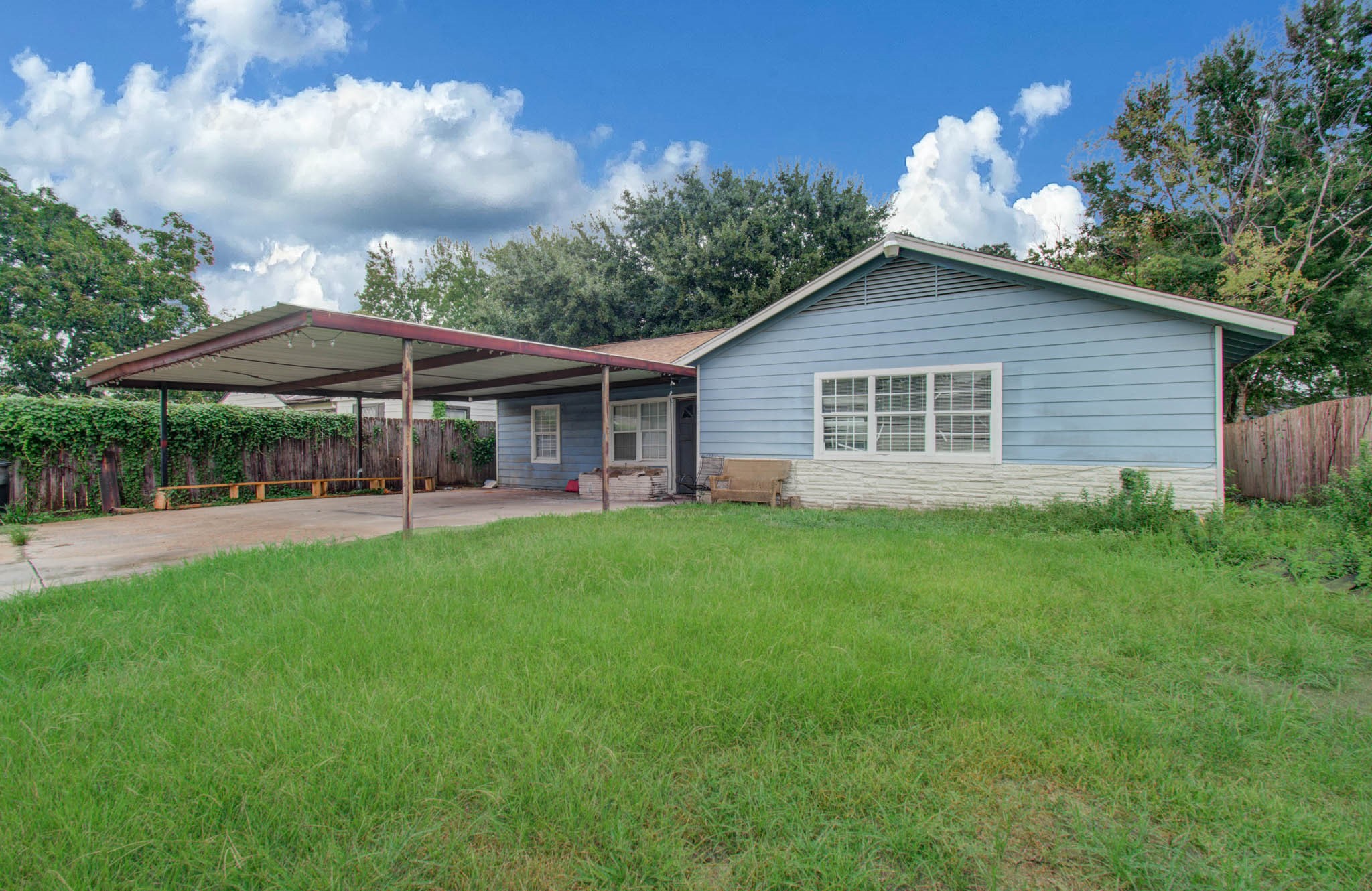 Listing photo 1