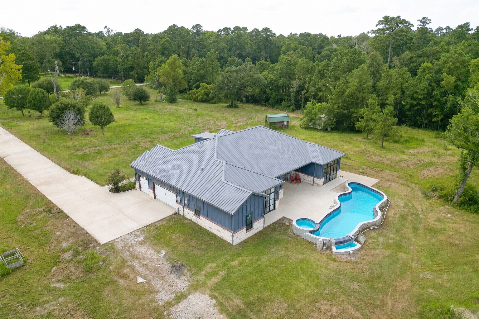 Listing photo 3