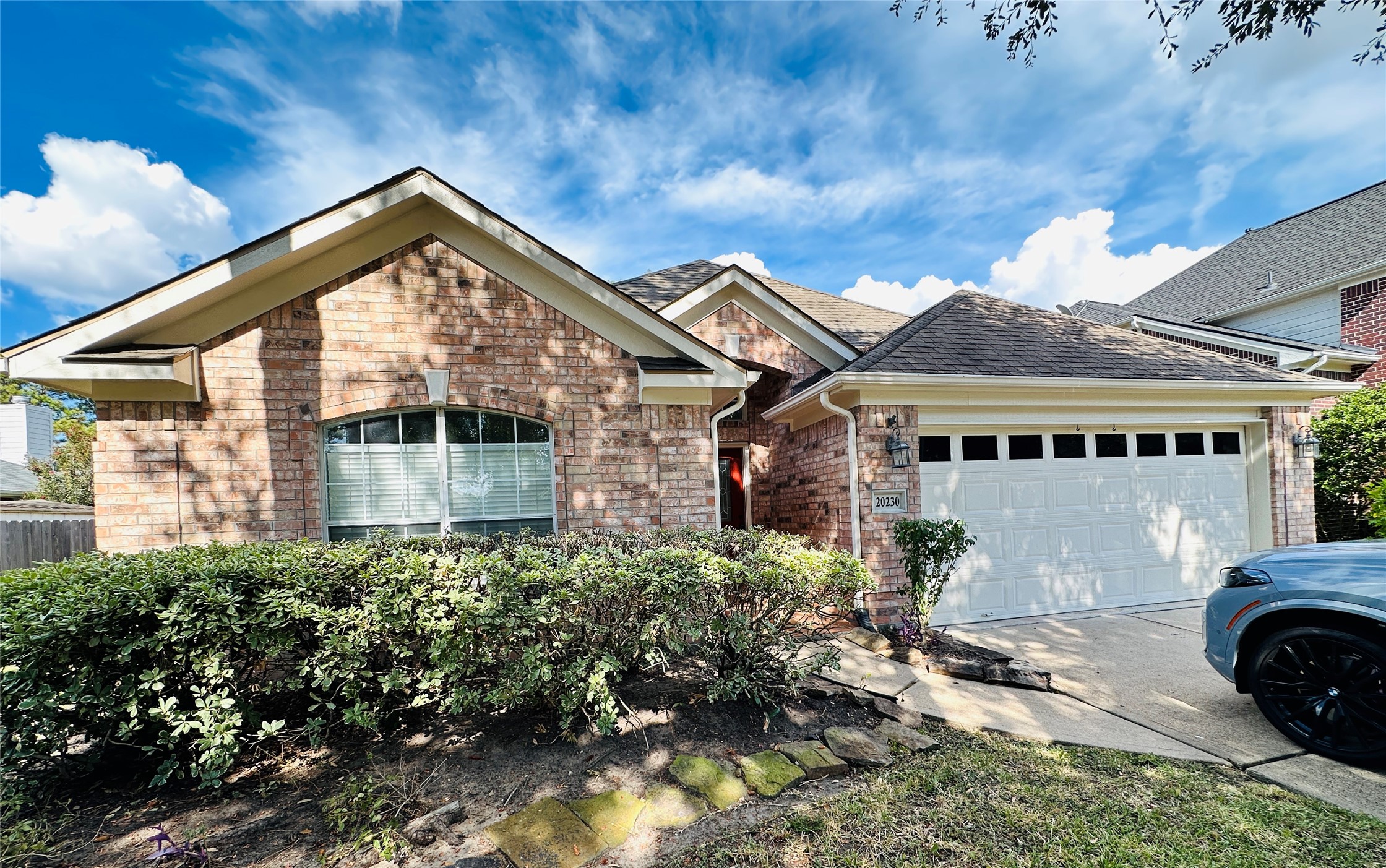 Listing photo 1
