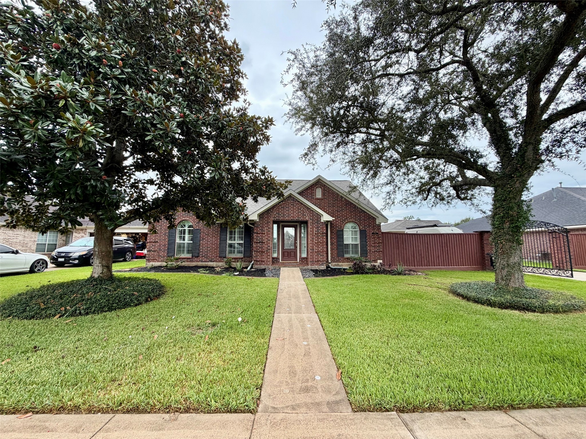 Listing photo 1