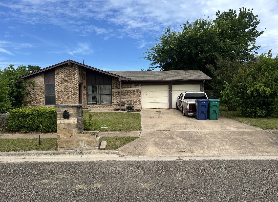 Listing photo 1