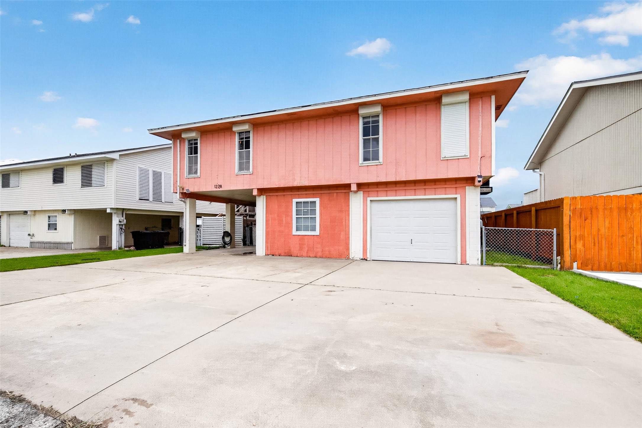 Listing photo 1