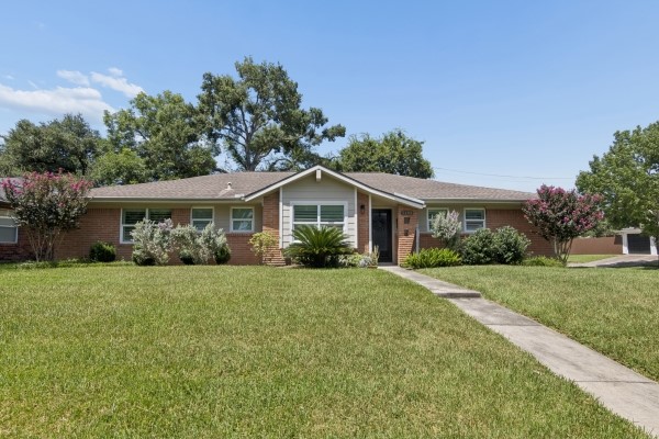 5102 Creekbend Drive