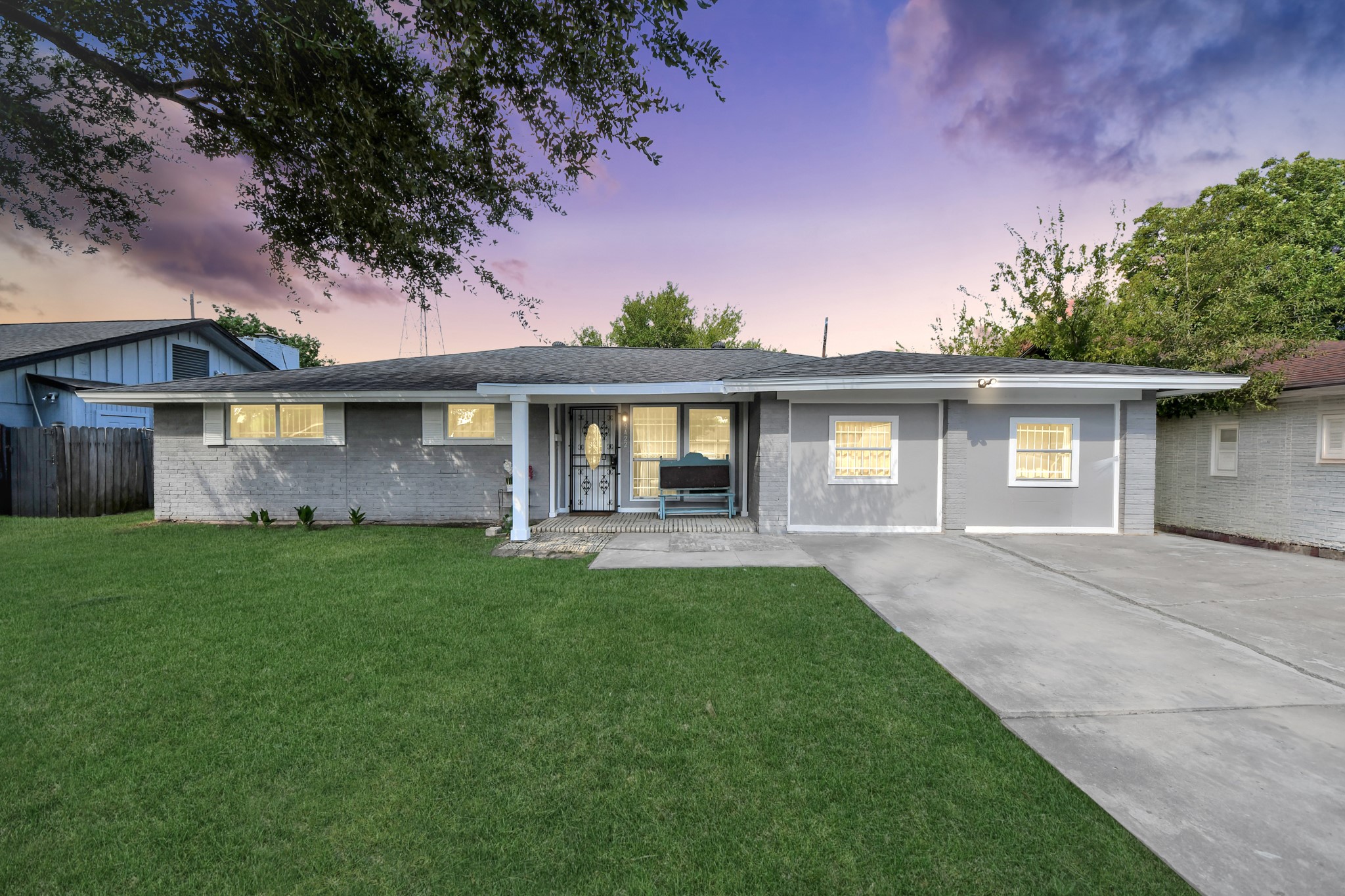 9422 Pipestone Street