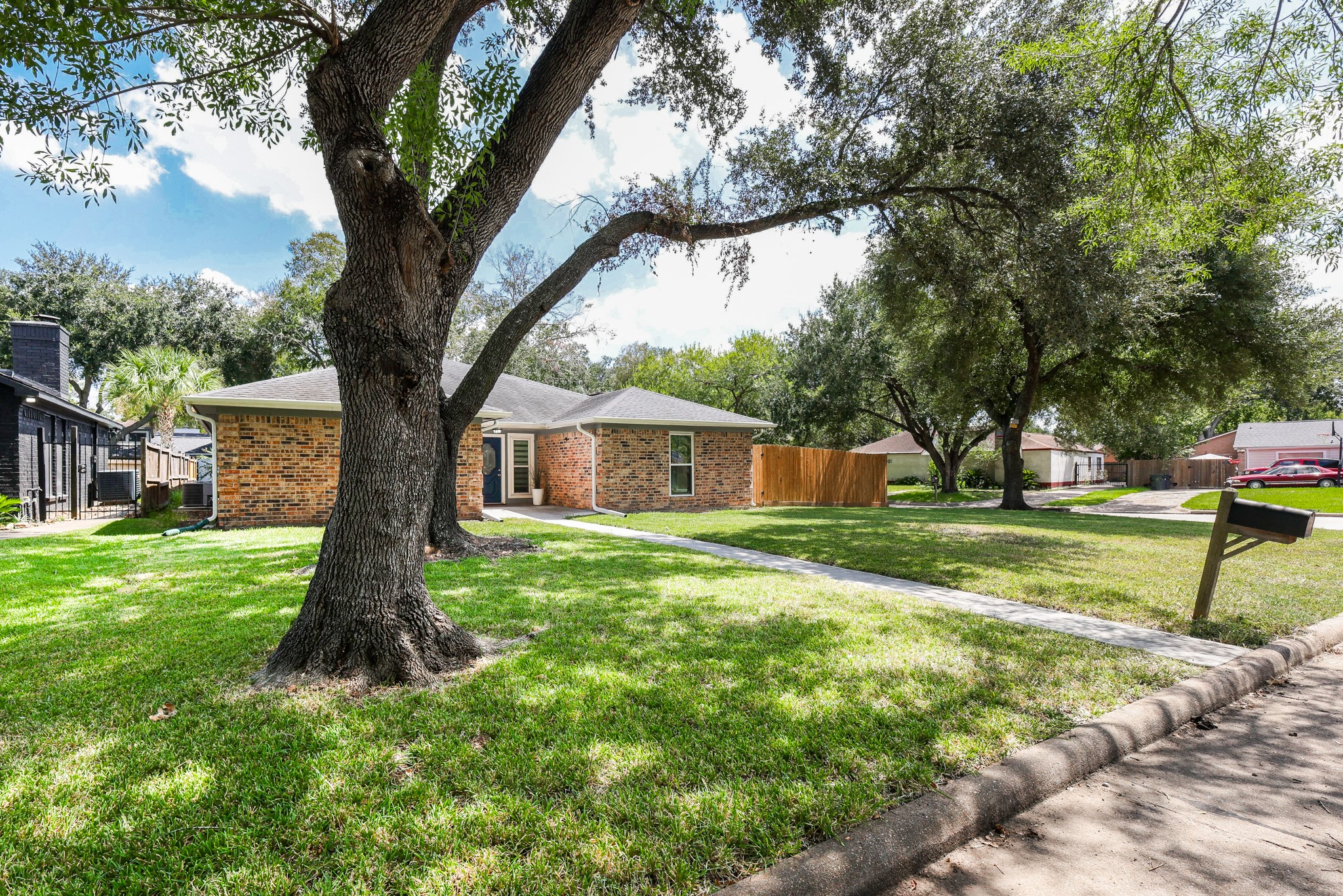 1802 Elmwood Court