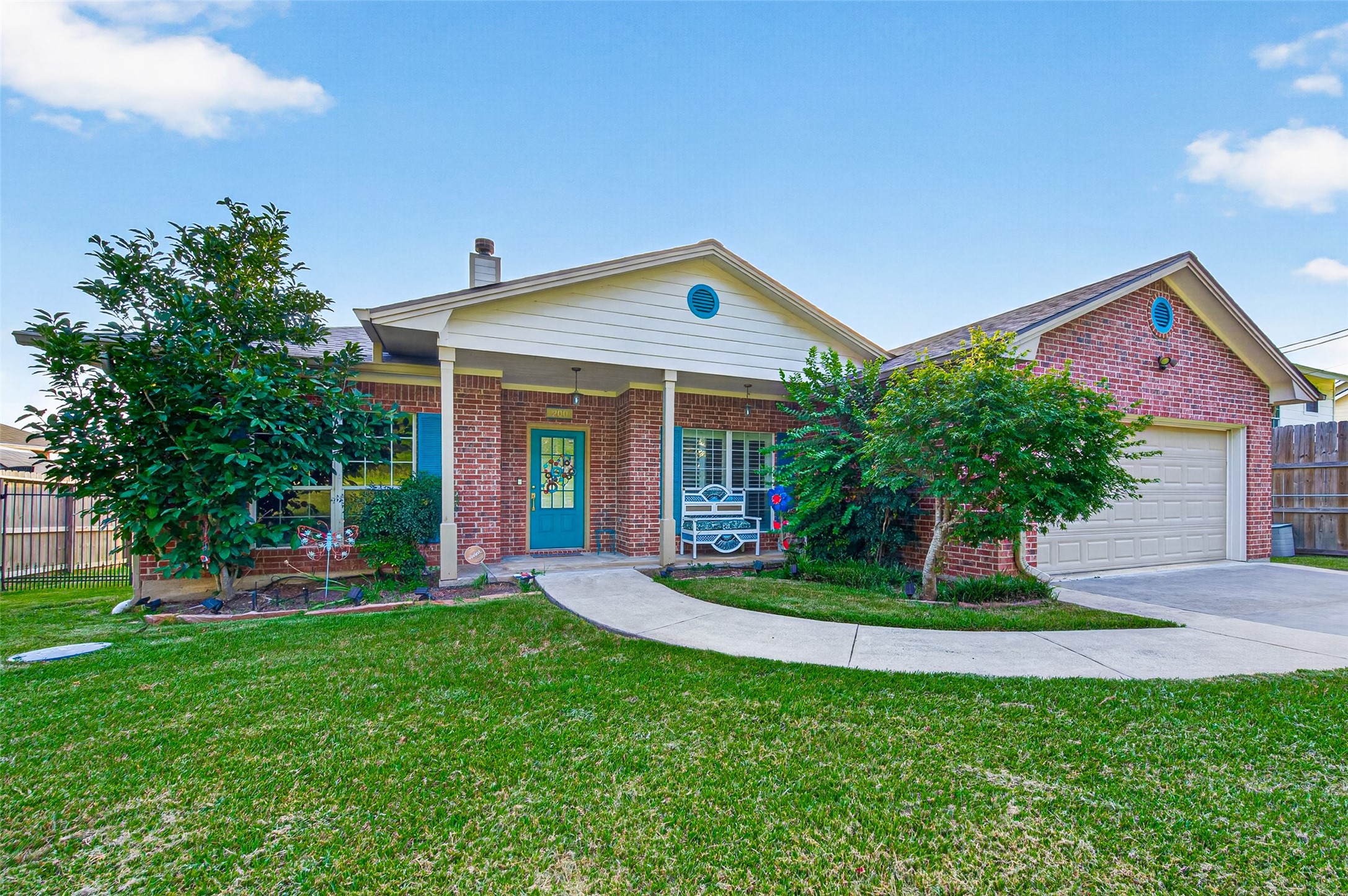 Listing photo 1