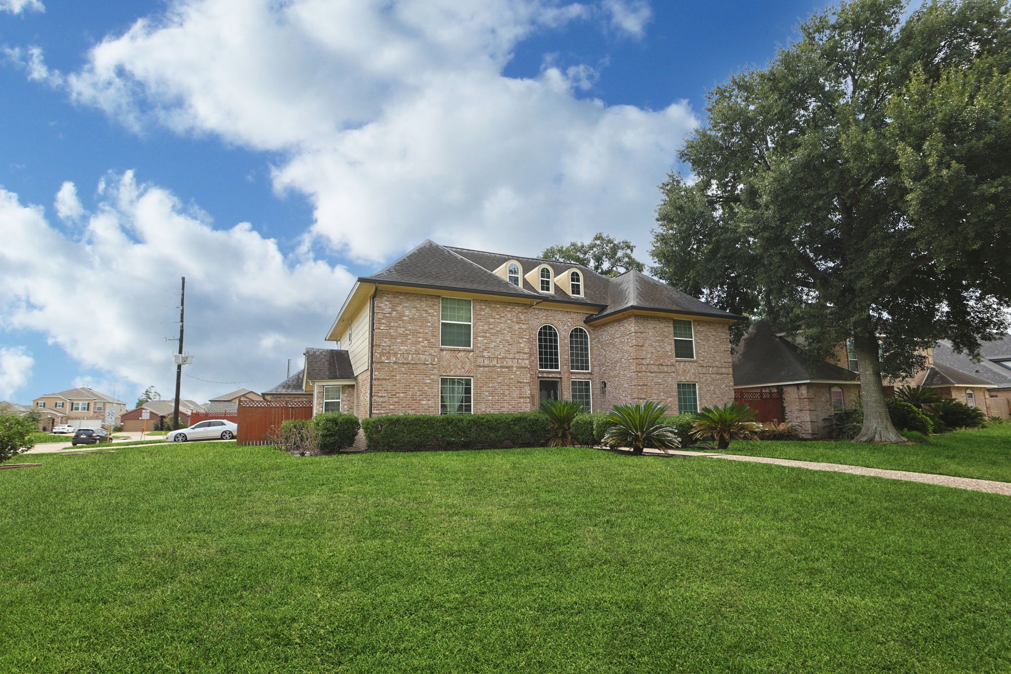 Listing photo 1