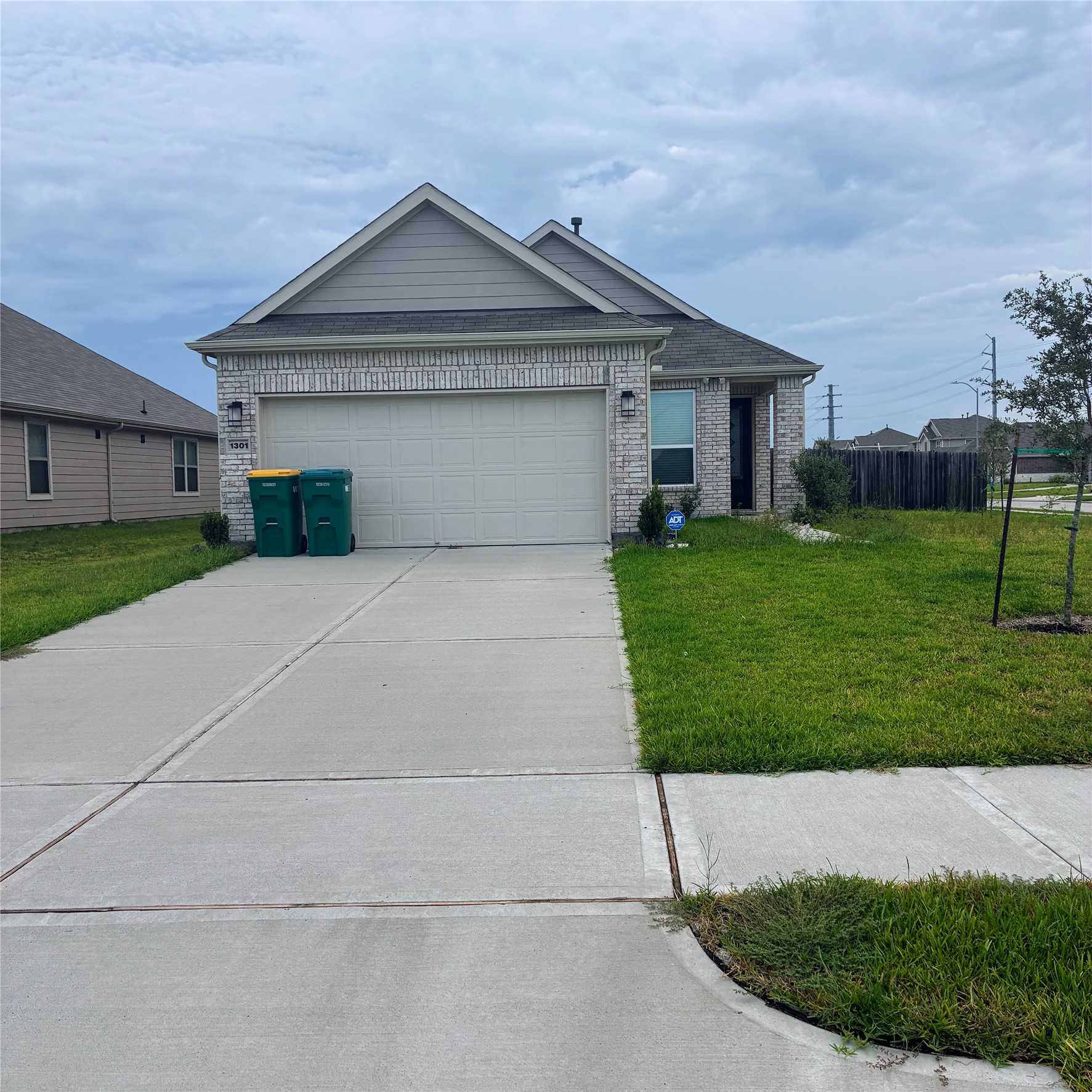 Listing photo 1