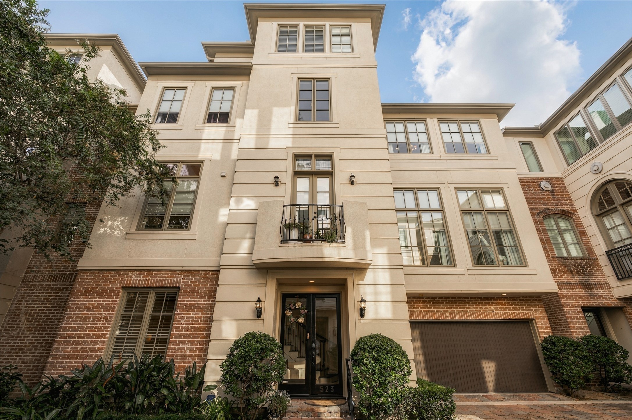 523 Lovett Boulevard