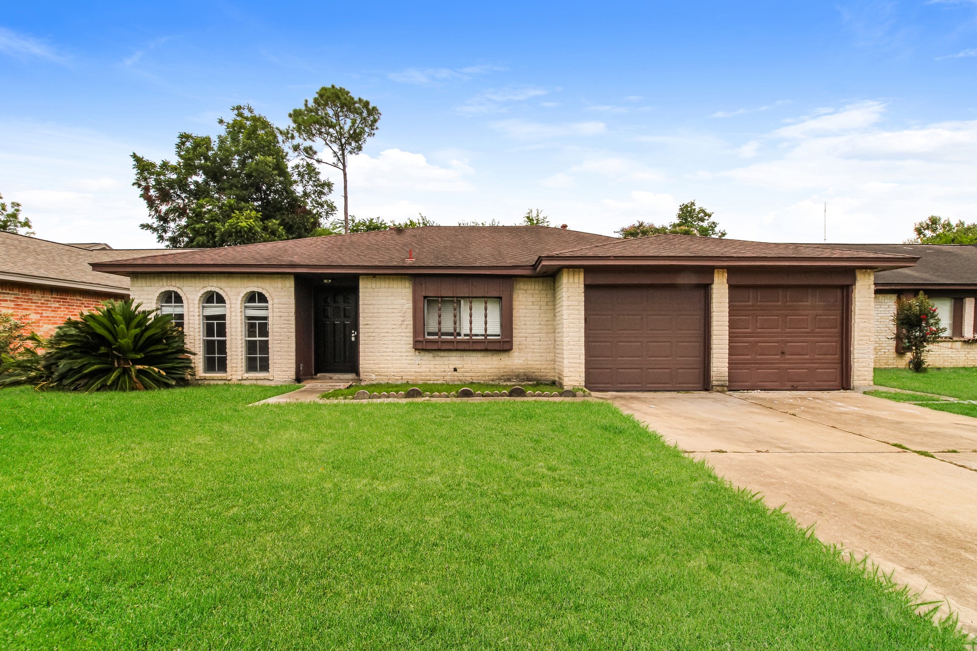 2811 E Birchdale Drive