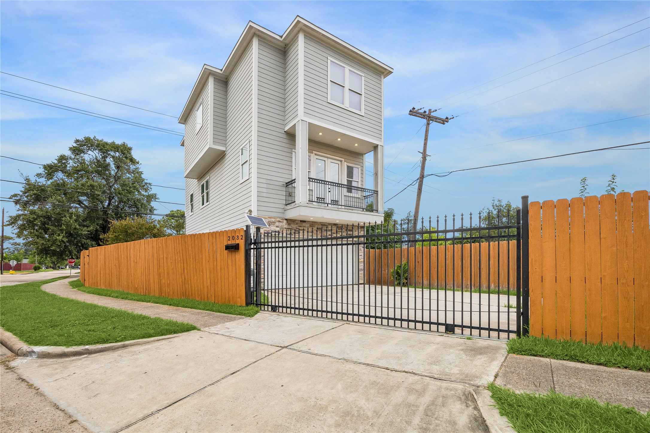 2032 Spenwick Drive