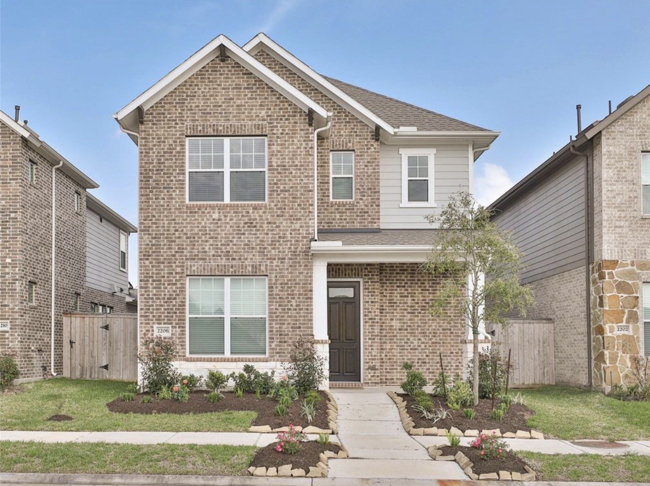 2206 Bridgeport Path Drive