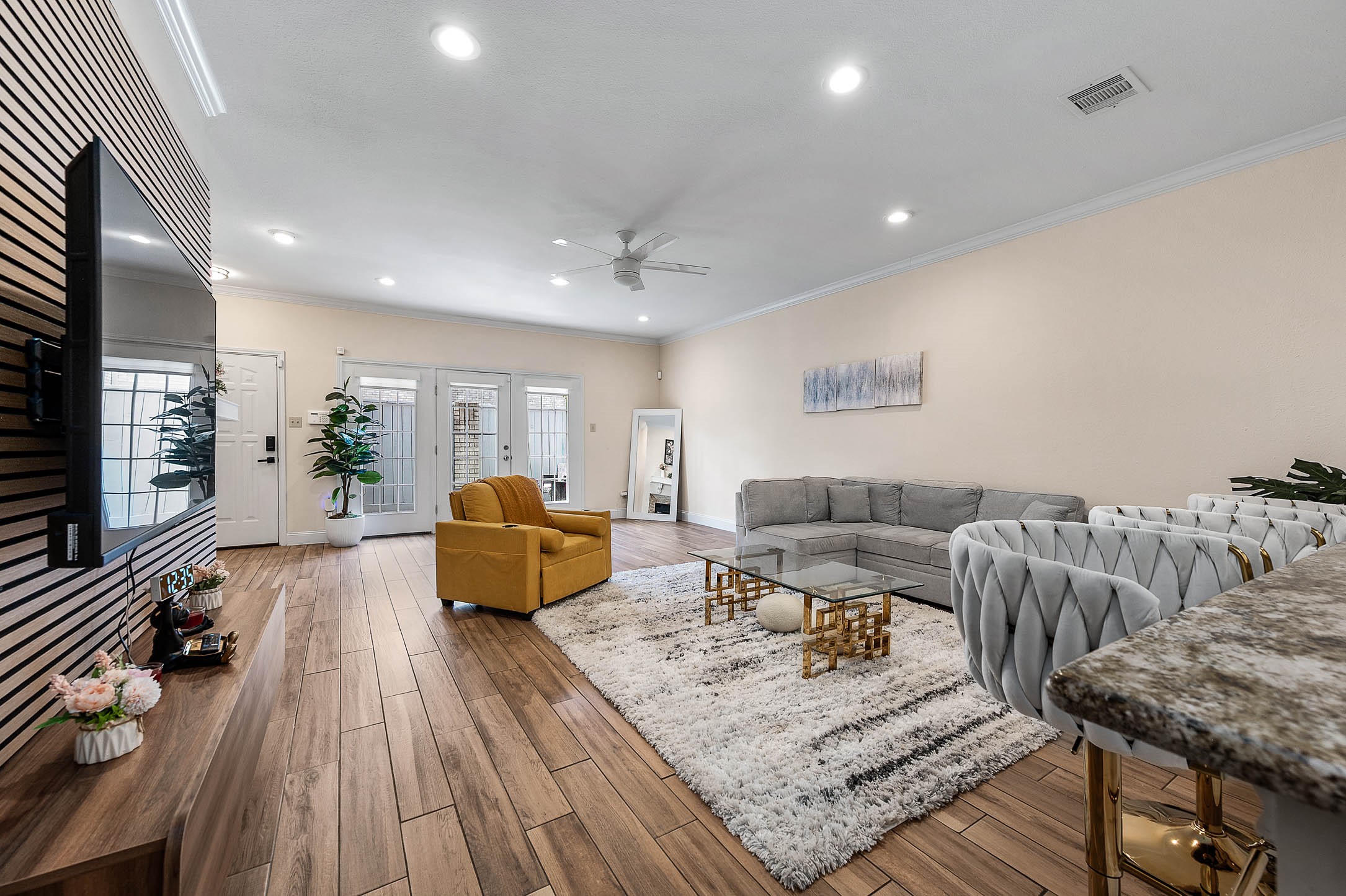 660 Wilcrest Drive