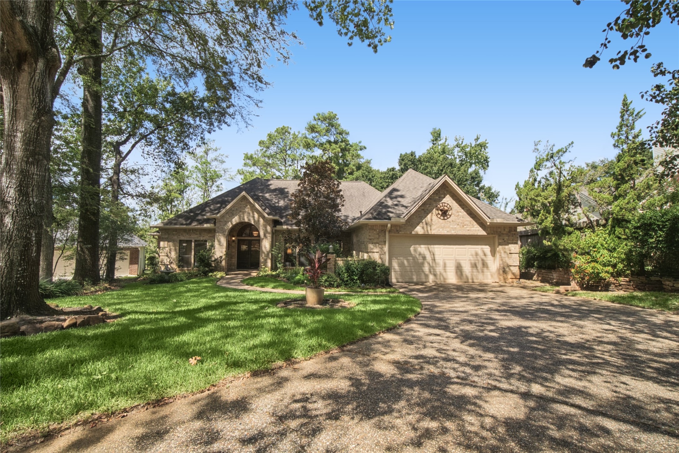 112 Inverness Drive