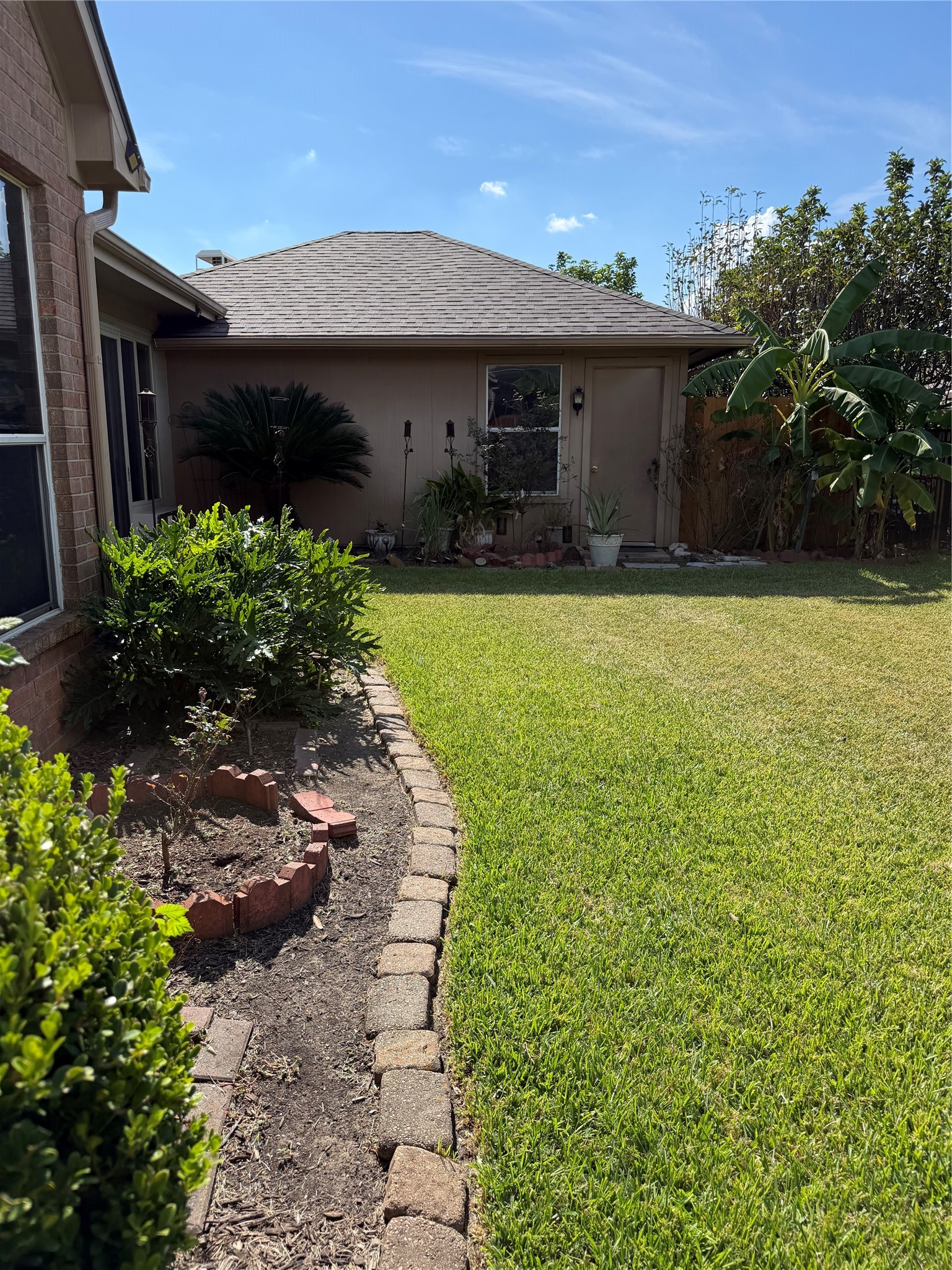 Listing photo 4