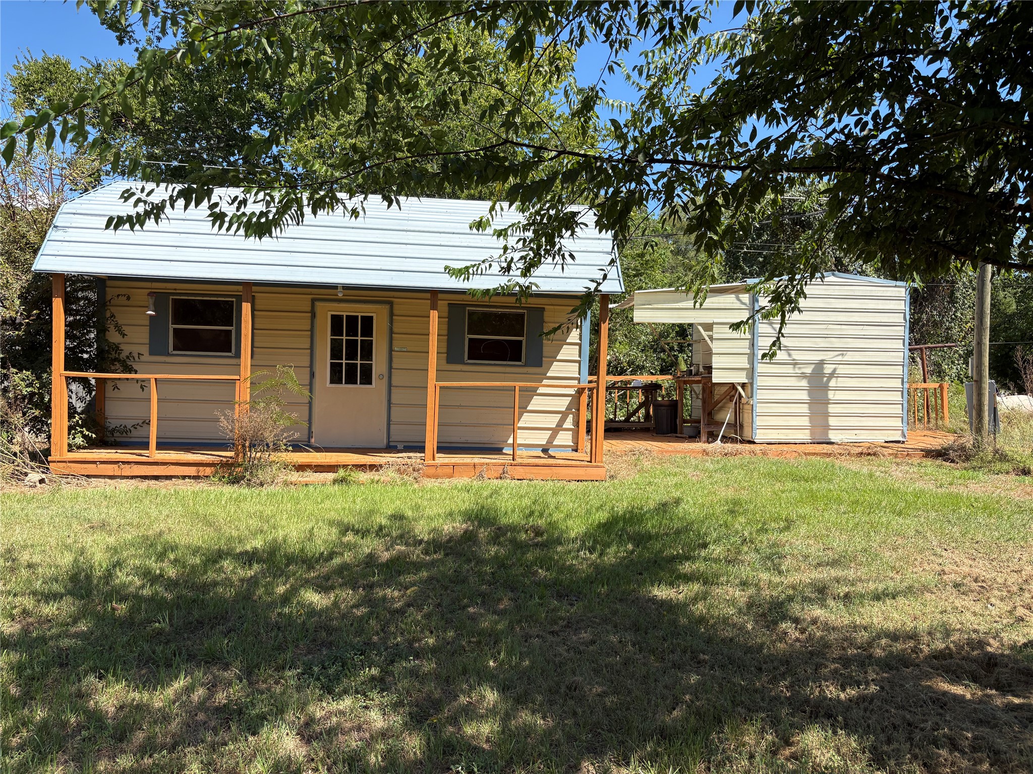 Listing photo 2
