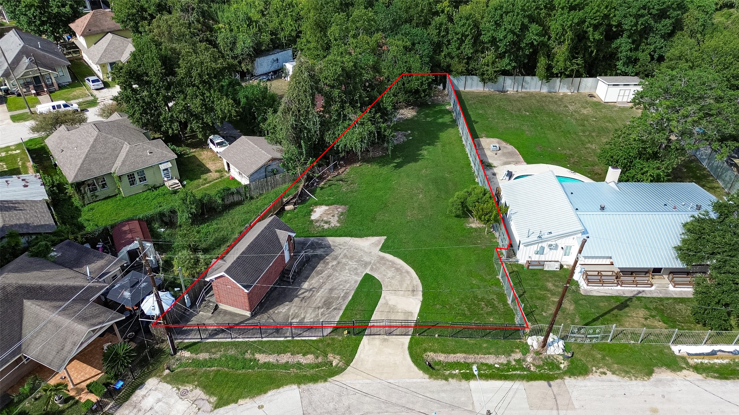 Listing photo 2