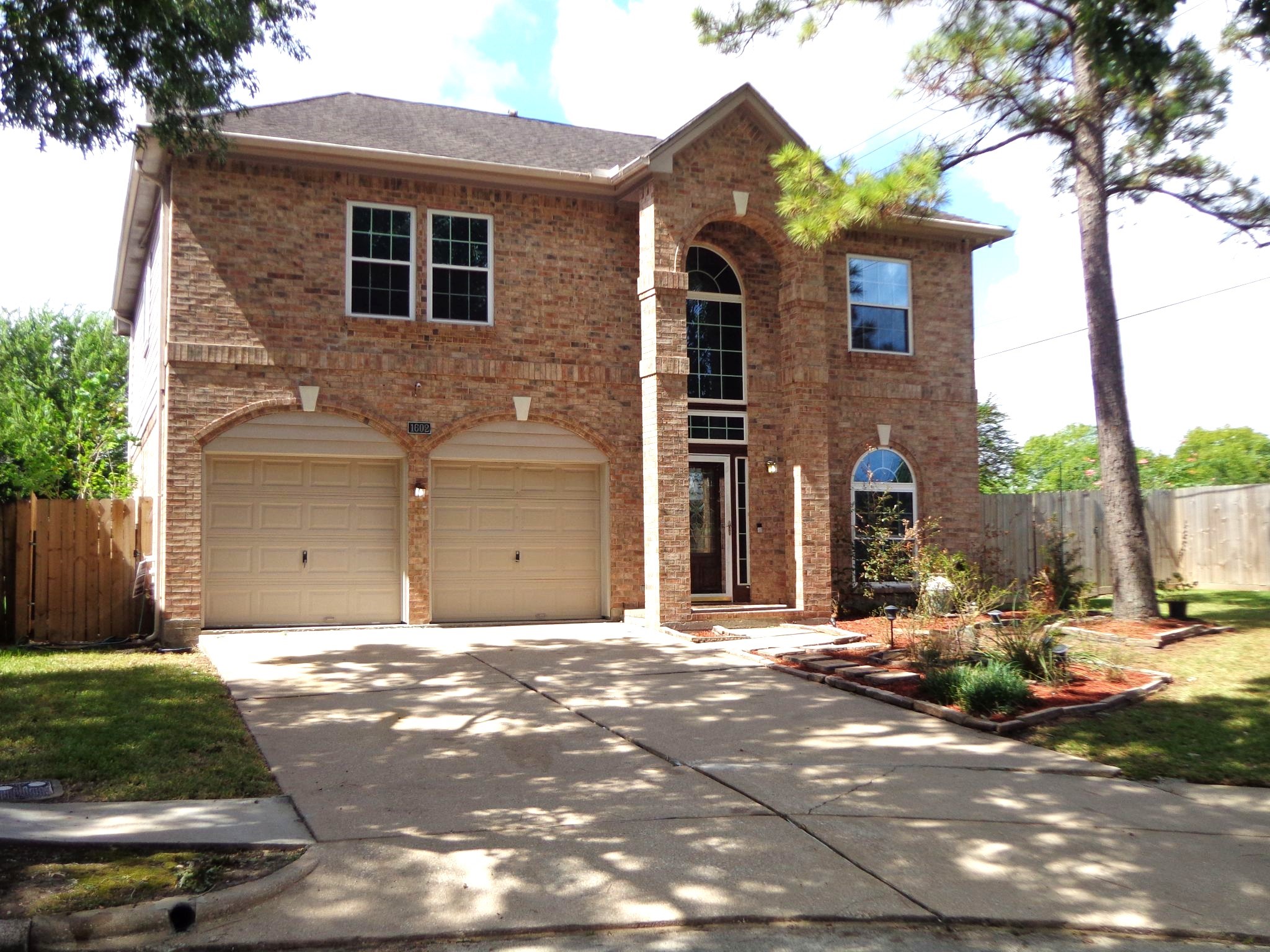 1602 Emerald Lake Court