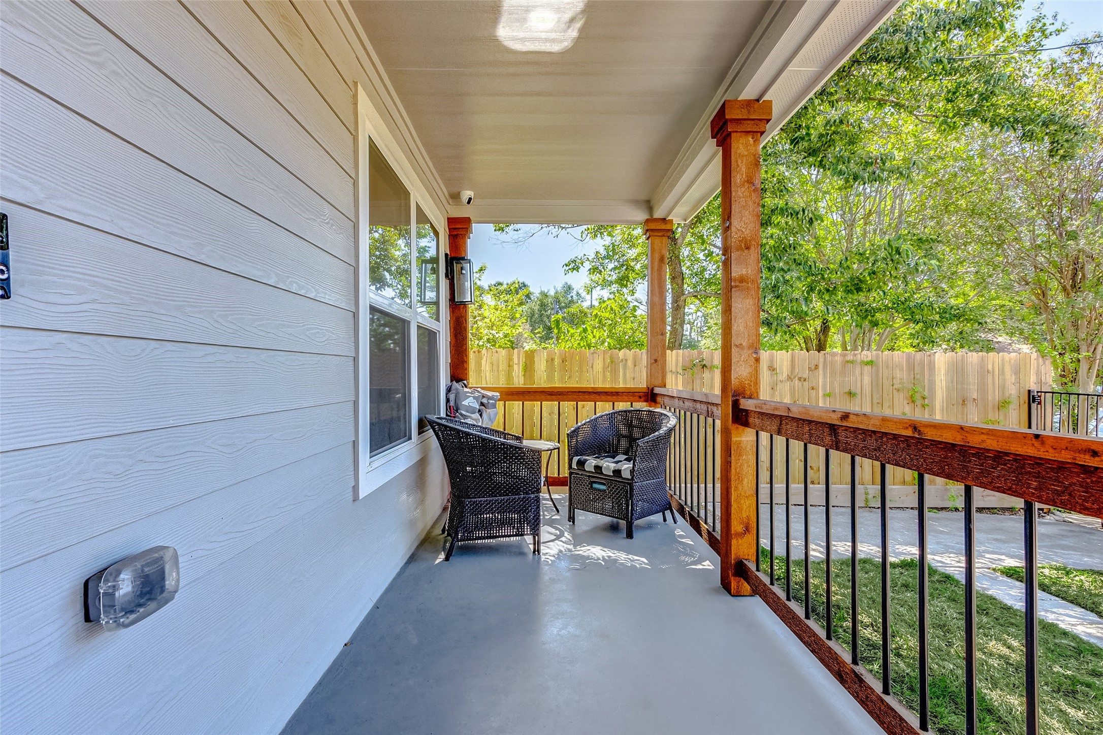 Listing photo 5