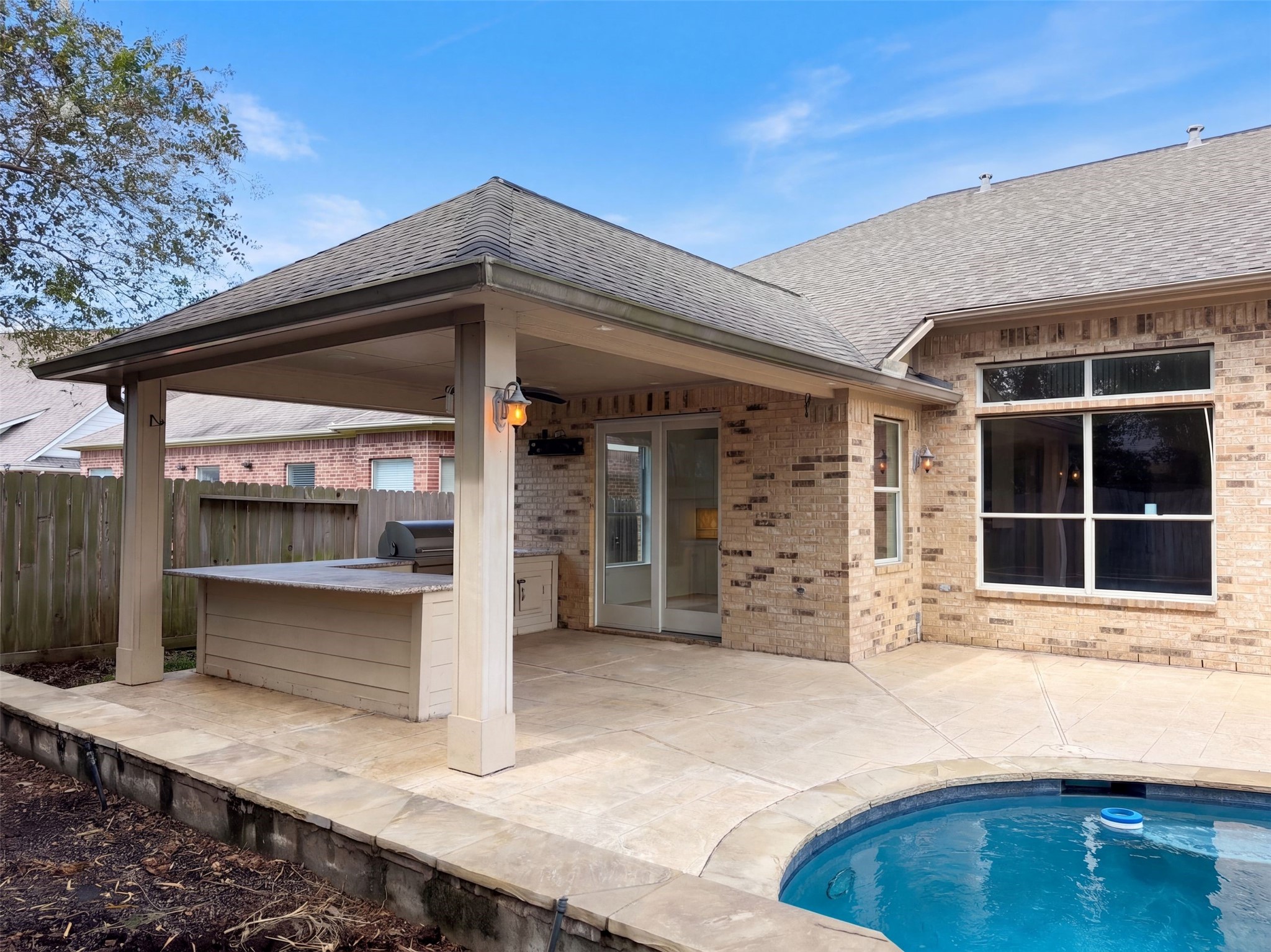 Listing photo 1